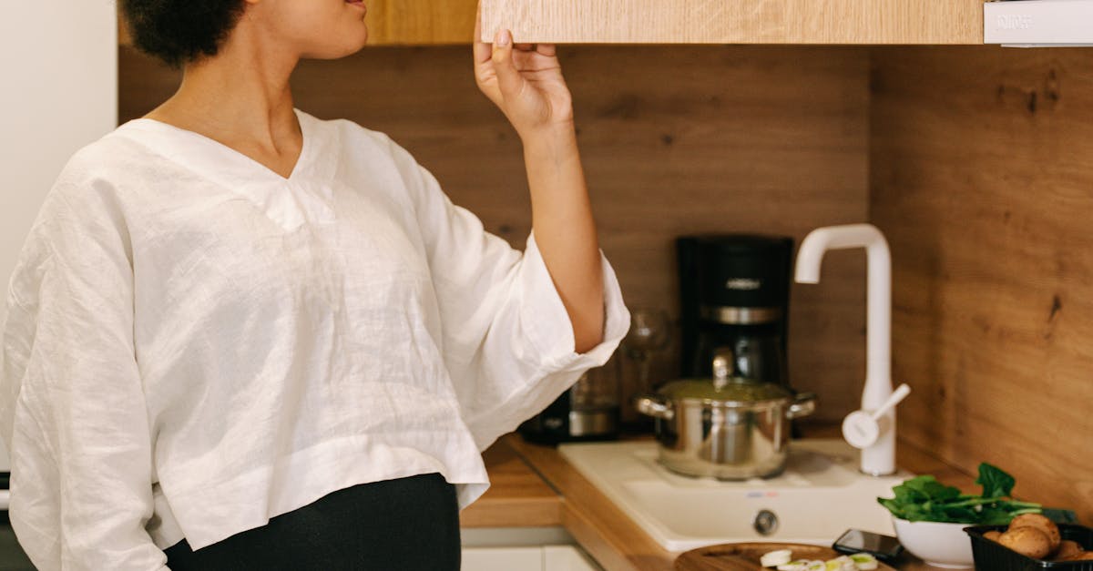 What is the 12-12-12 rule for decluttering?